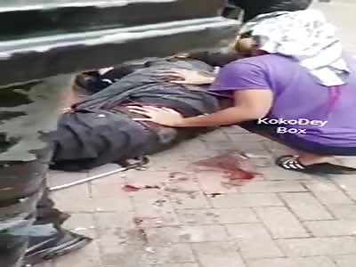 LONDON: MAN STABBED, KNIFE STUCK IN BACK