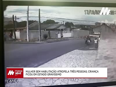 WOMAN WITHOUT DRIVER'S LICENSE HITS THREE PEOPLE