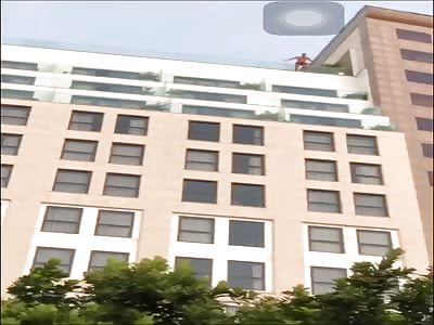 MAN JUMP TO HIS DEATH IN COPACABANA, RIO