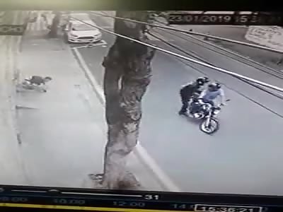 MAN BEING EXECUTED BY THUG