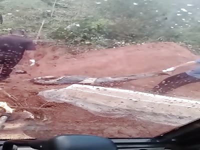 THEY FOUND A CORPSE WITHOUT HEAD