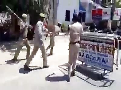 PEOPLE WHITOUT MASK BEING BEATEN BY POLICE 