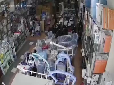 MAN INJURED AFTER A WOMAN LOSES CONTROL OF HER VEHICLE