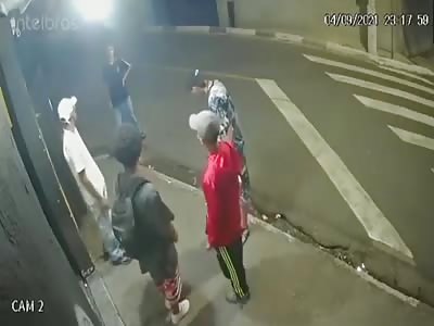 HE HIT THE MOTORCYCLE FLEEING THE POLICE AND DIES