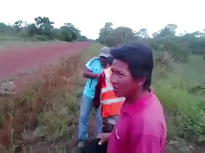 MAn Keeps Calm Waiting For Help With Arm Destroyed