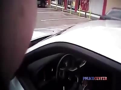 Traffic Stop Goes Wrong -Cop Dragged by Fleeing Suspect