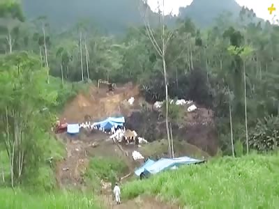 Pipeline Break Spills Oil Into Amazon Waterways