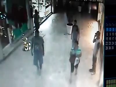 Woman dies during assault on jewelry