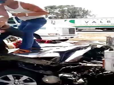 Died crushed between two trucks