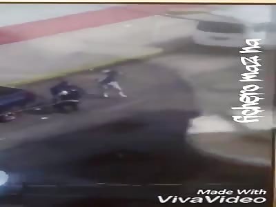 Policemen shot by sicarios in Mexico