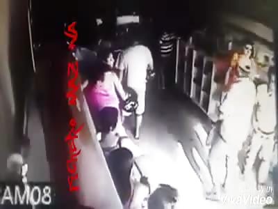 POLICE SHOOT & KILL ROBBERS