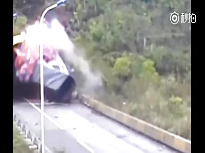 Chinese Brutal Truck Accident