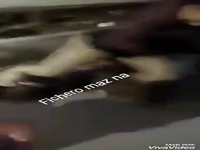 HITCH: ratero is grabbed infraganti and gets hit by the crowd