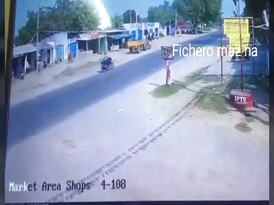 ACCIDENT: woman is hit by motorcyclist