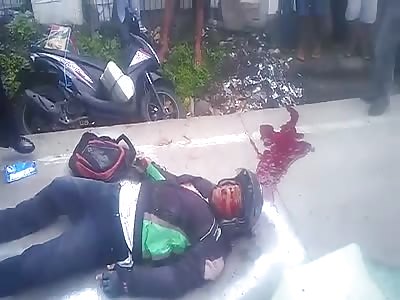 MOTORCYCLE DIES IN THE PAVEMENT