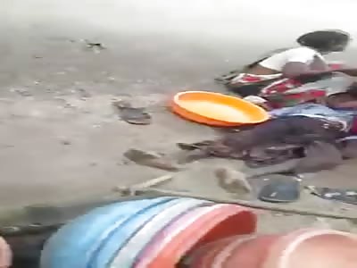 ACCIDENT LEAVES MANY DEADS AND A MAN UNDER THE TRUCK