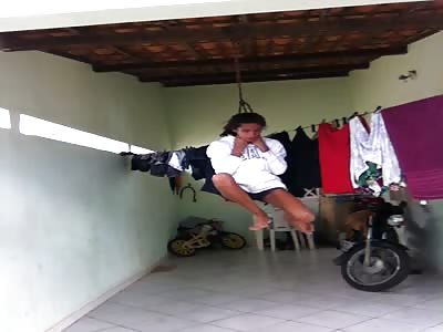 STUPID GIRL TRIES TO SUICIDATE COMPLETE VIDEO