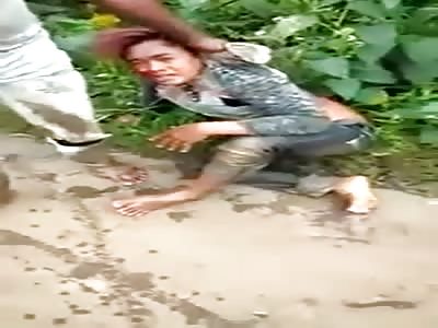 Villagers Beat Up Motorcycle Thief 