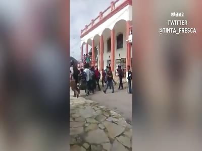 MAYOR OF MEXICO IS TRAILED BY LIE (LONG VERSION)