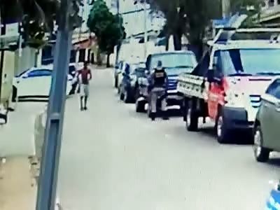 POLICE SHOOT CRAZY MAN