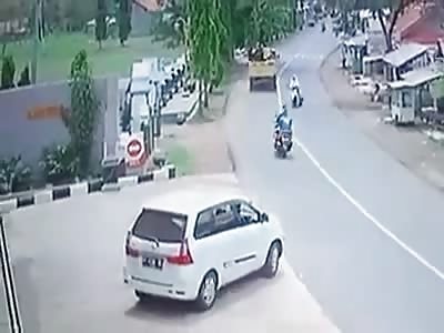 MOTORCYCLE vs MOTORCYCLE