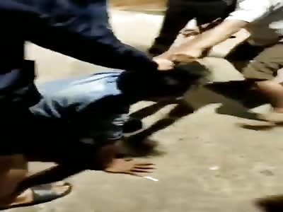 wallet thief hit by the crowd