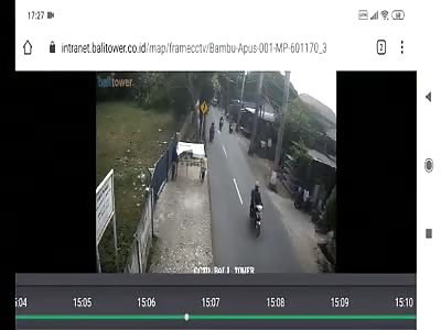 Motorcyclist dies crushed by truck