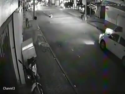 Motorcyclist flies througth the air