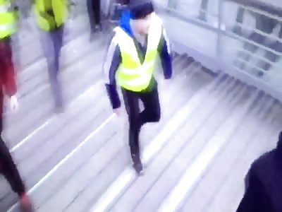 pro boxer vs yellow vests