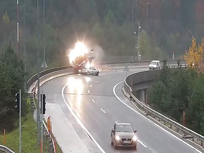  David and Goliath in Trafic Accident