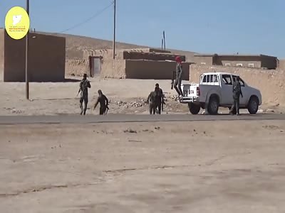 Kurdos de YPG bombing isis