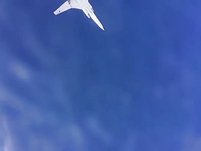 Russian bombers destroy IS jihadists arms depots in Deir ez-Zor