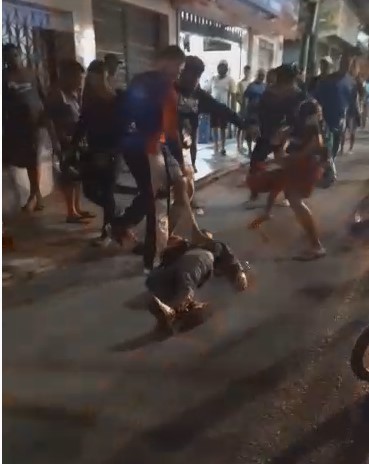 Thief in Brazil meets the slum night rage