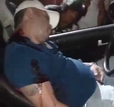 Fruits vendor shoot dead in his car