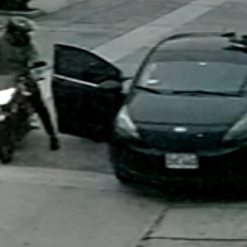 Off Duty Cop Shoots and Kills Rookie Thief!!