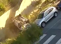 Car full of robbery suspects in a stolen car 