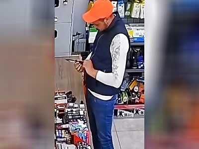 Absolute MORON of the DaY!!!!!