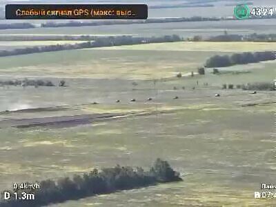 Extended Footage of long Russian Tank Taking on Ukrops 