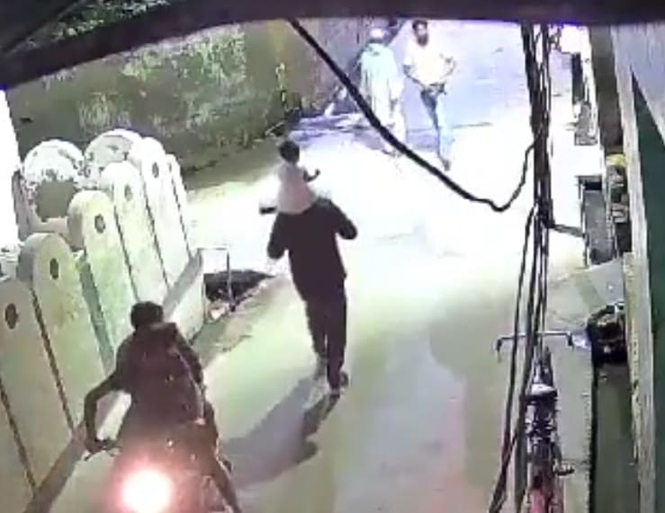 Man Walking With His Daughter Shot Point Blank In The Head