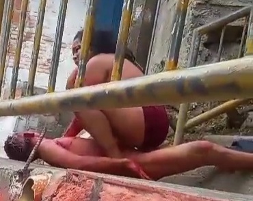 Woman asking for help to save her badly wounded boyfriend 