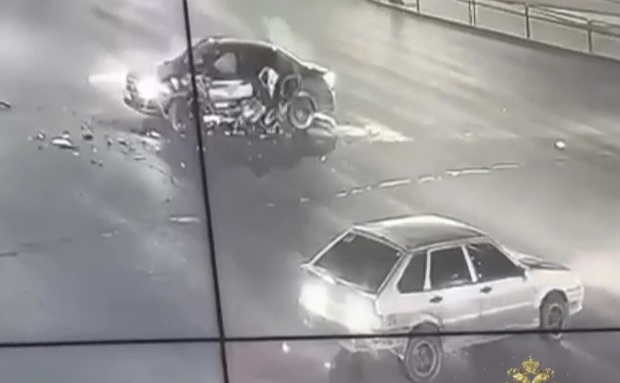 Biker chased by police crashed dead after running through red light 