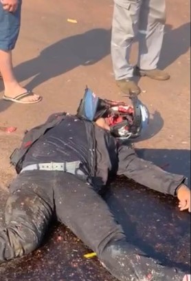 Biker explodes his own head after crashing into the back of truck