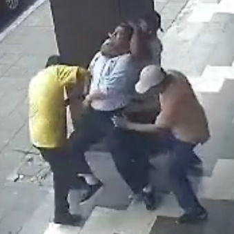 Elderly Man Strangled by Thieves in Ecuador