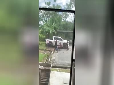 Dayak Borneo VS Chinese Gangster