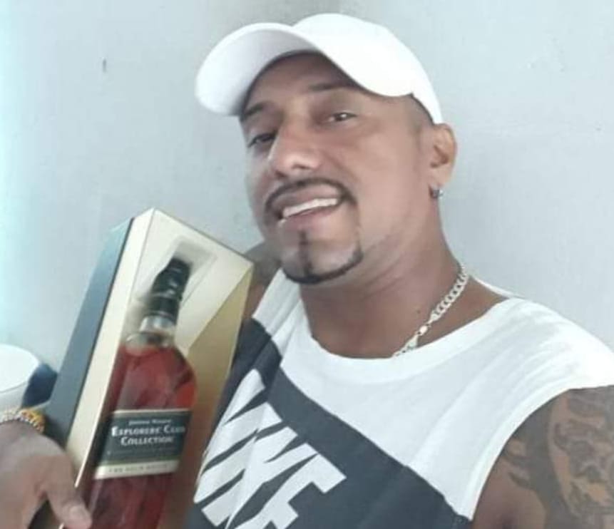 Gang Leader & His Daughter Gunned Down Outside Carwash