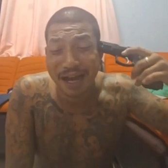 Man Shot Himself In The Head on Live Video...