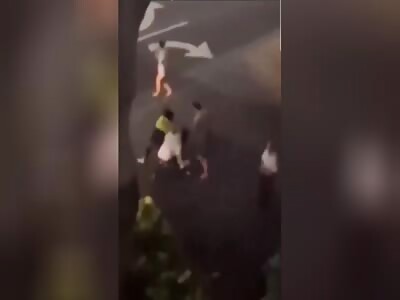 A guy tried to act as a terrorist with a machete and 5 guys and a car 