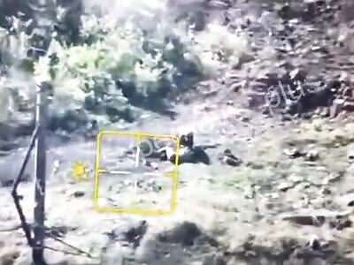  Russian soldier looting his comrade 