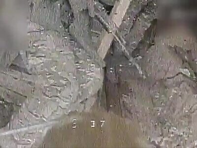 UA FPV drone hits Russian hole