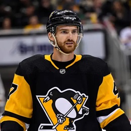 Hockey Player's Throat Slit During Game